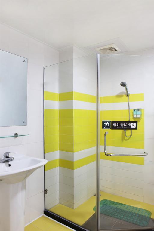 7Days Inn Qingdao Haiyunan Xinglong Road Room photo