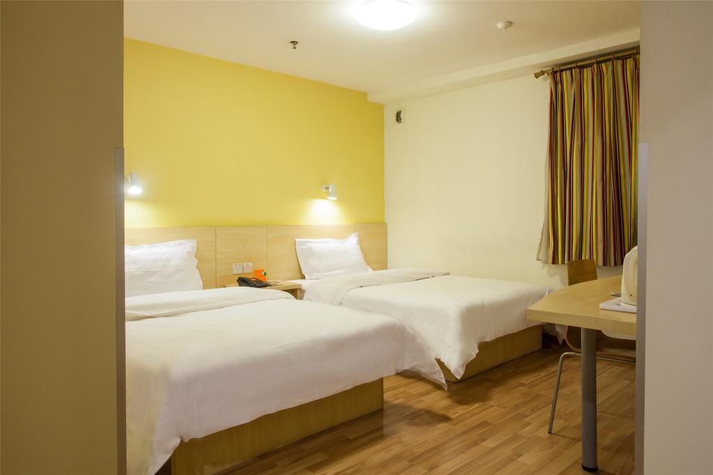7Days Inn Qingdao Haiyunan Xinglong Road Room photo