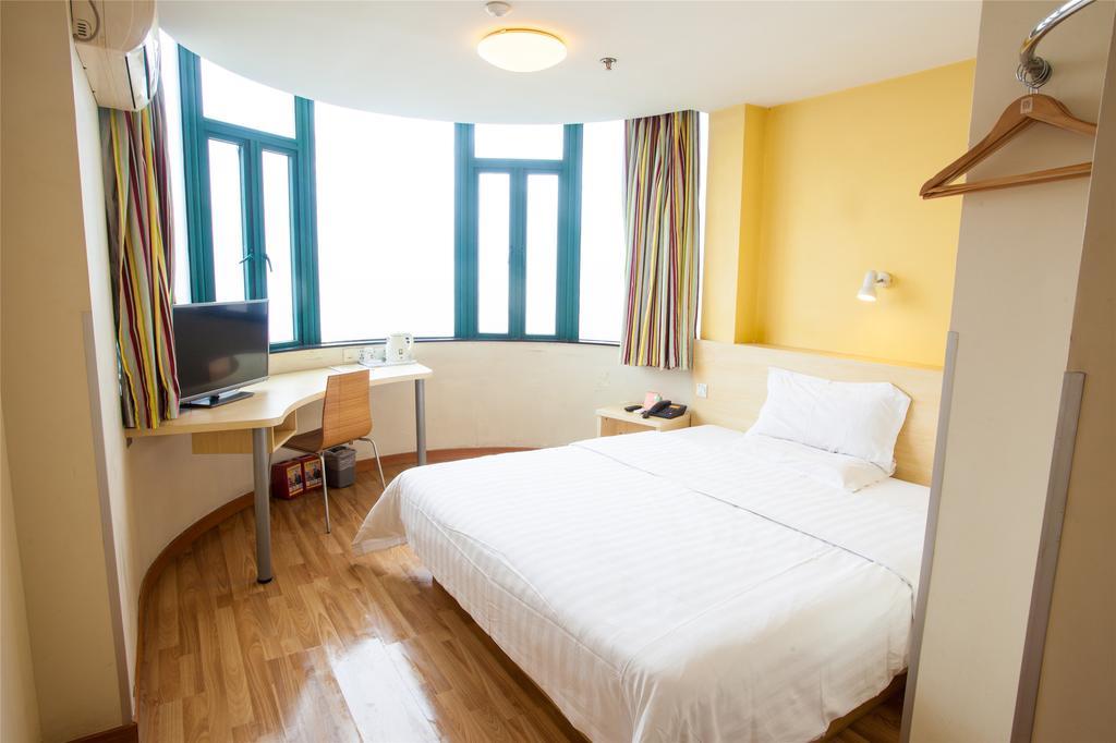 7Days Inn Qingdao Haiyunan Xinglong Road Room photo